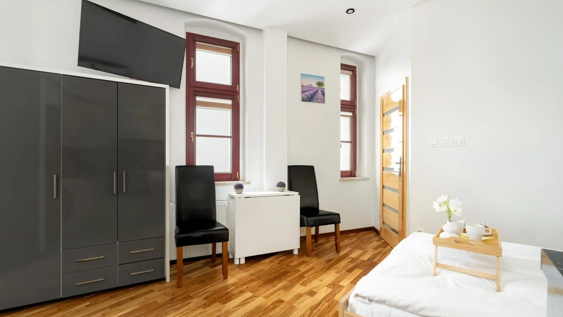 アパート Przytulne Studio Very Berry W Centrum Poznania By Noclegi Renters ポーランド