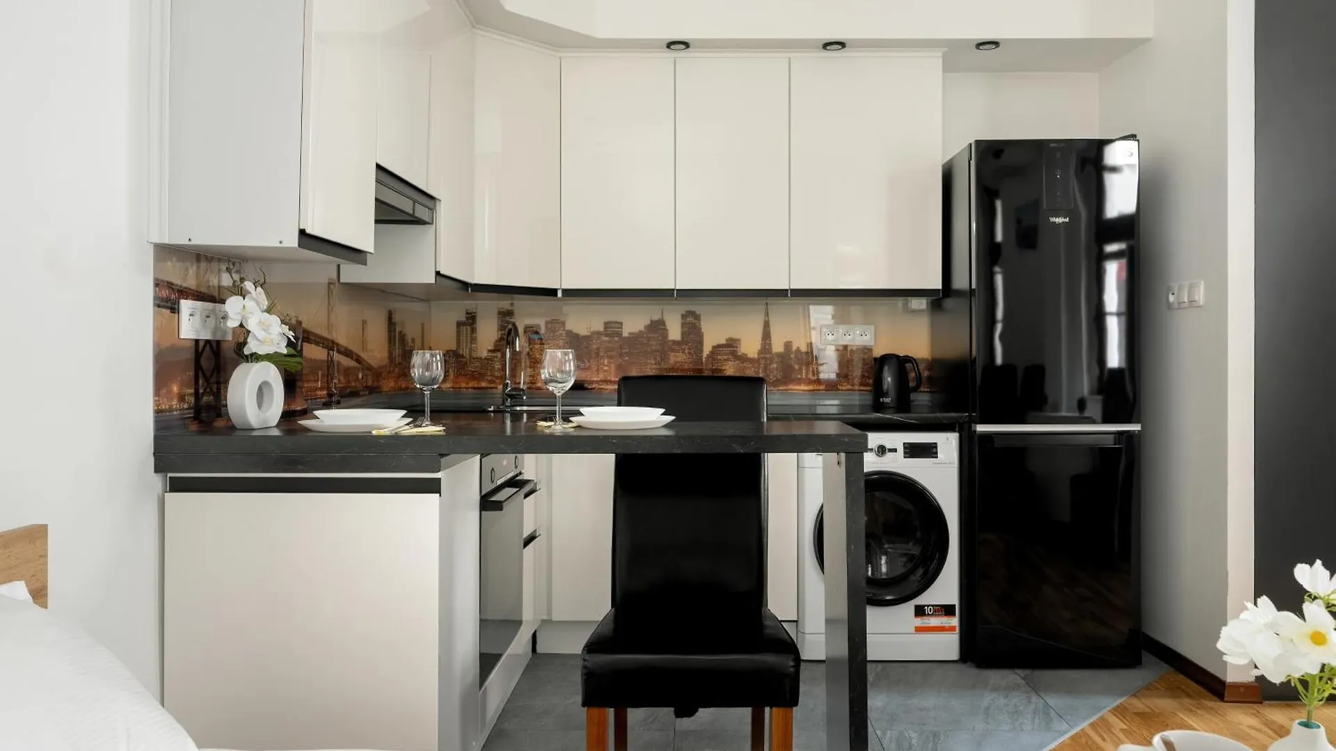 Przytulne Studio Very Berry W Centrum Poznania By Noclegi Renters ポーランド